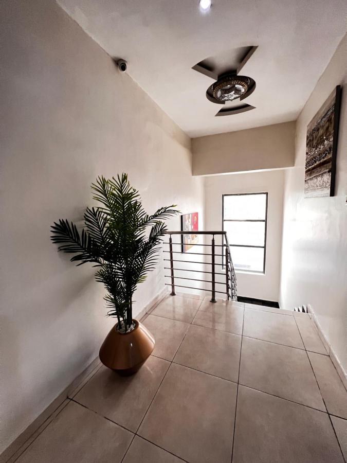 De Rigg Place, Surulere Lagos Luaran gambar